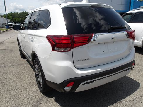 Used 2020 Mitsubishi Outlander AWD image 6