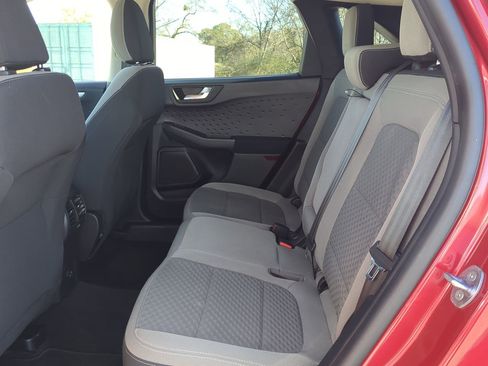 Certified 2020 Ford Escape SE image 12