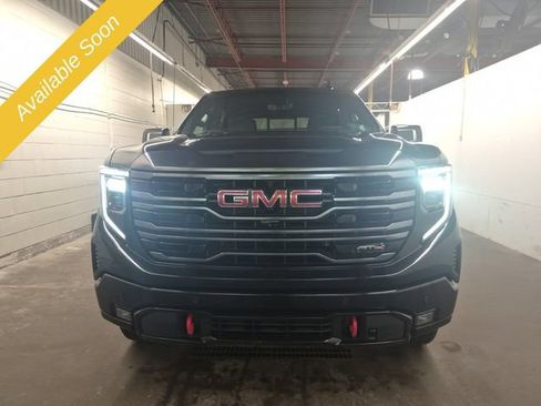 Used 2022 GMC Sierra 1500 AT4 w/ AT4 Premium Package AWD/4WD image 6