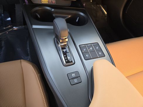 New 2026 Lexus UX 300h FWD image 13