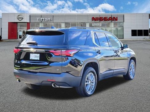 Used 2023 Chevrolet Traverse LT FWD image 4
