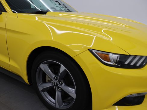 Used 2016 Ford Mustang Convertible w/ Equipment Group 051A RWD image 22