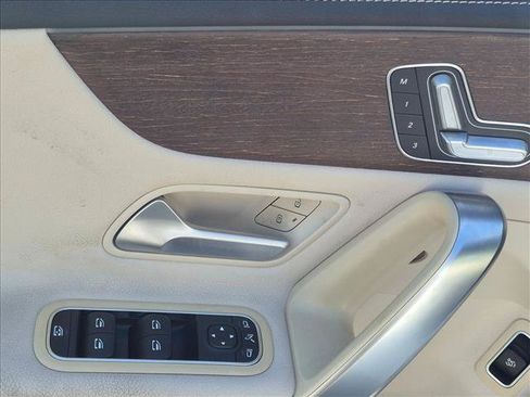Used 2021 Mercedes-Benz CLA 250 image 7