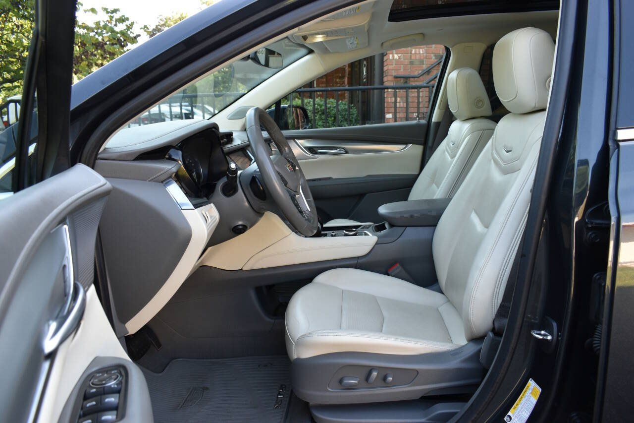 Used 2021 Cadillac XT5 Premium Luxury AWD/4WD image 7