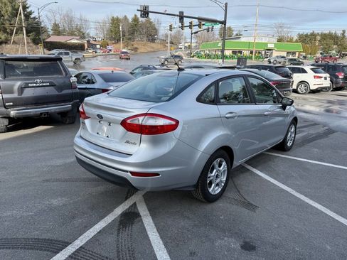 Used 2016 Ford Fiesta SE w/ Cold Weather Package image 6