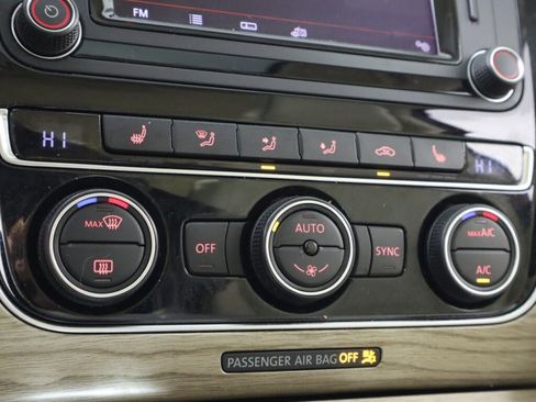 Used 2016 Volkswagen Passat 1.8T SE w/ Lighting Package image 22