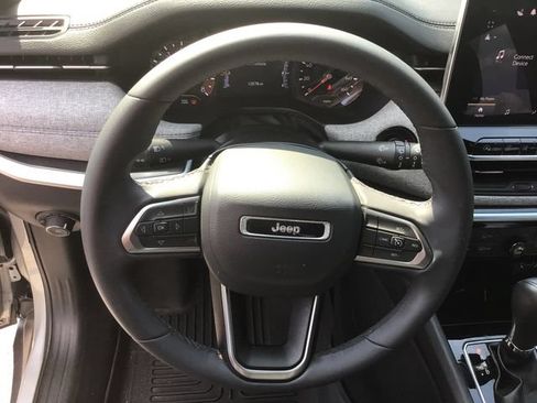 Used 2024 Jeep Compass Latitude AWD/4WD image 28