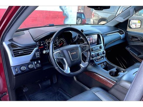 Used 2017 GMC Yukon SLT w/ HD Trailering Package AWD/4WD image 14