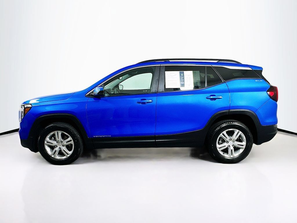Used 2024 GMC Terrain SLE w/ Driver Convenience Package AWD/4WD image 4