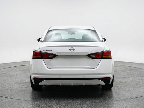 Used 2025 Nissan Altima 2.5 SV image 7