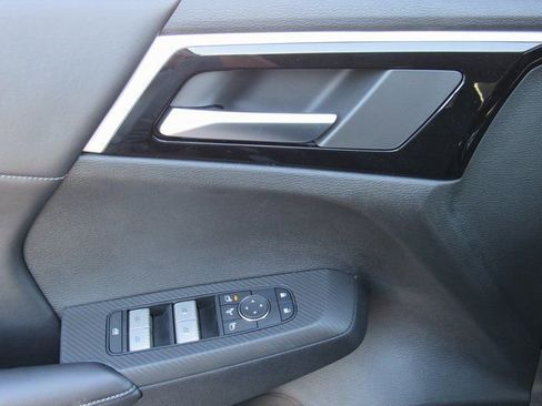 New 2025 Mitsubishi Outlander SE AWD/4WD image 11
