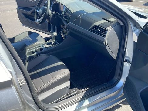 Used 2023 Volkswagen Jetta SE FWD image 24