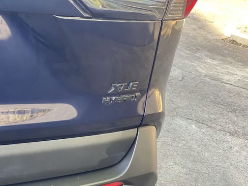 Used 2023 Toyota RAV4 XLE Premium AWD/4WD image 11