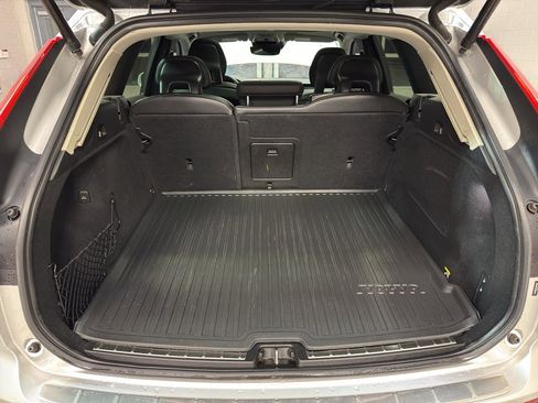 Used 2018 Volvo XC60 T5 Inscription w/ Convenience Package image 31