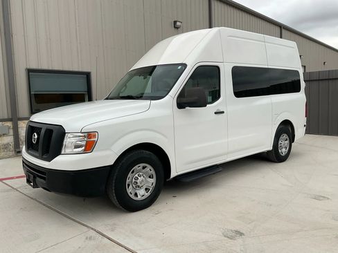 Used 2012 Nissan NV 3500 S w/ All Around Window Pkg image 4