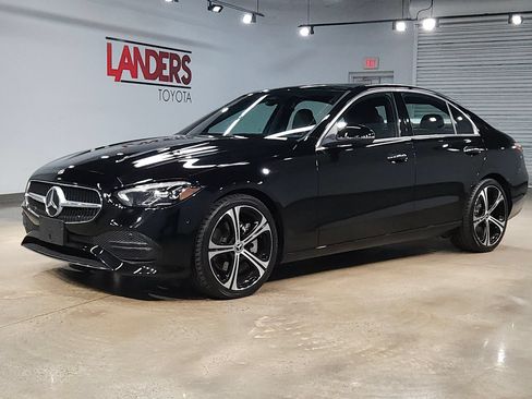 Used 2025 Mercedes-Benz C 300 Sedan image 3