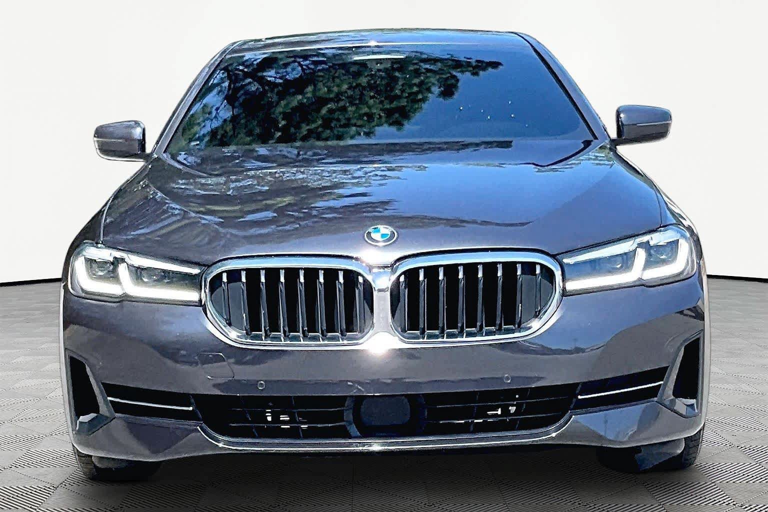 Used 2022 BMW 530i w/ Premium Package RWD image 4