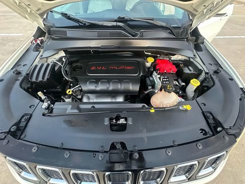 Used 2020 Jeep Compass Limited image 33