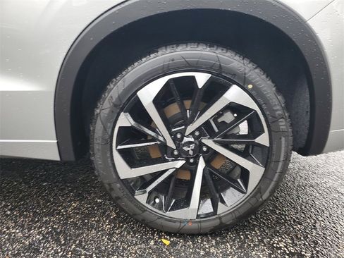 New 2025 Mitsubishi Outlander SEL image 8