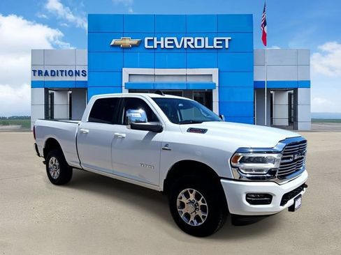 Used 2024 RAM 2500 Laramie w/ Safety Group AWD/4WD image 2