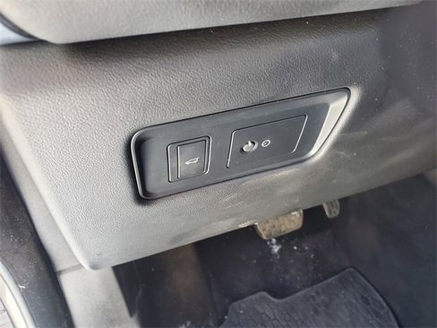 Used 2021 Jaguar F-PACE S image 20