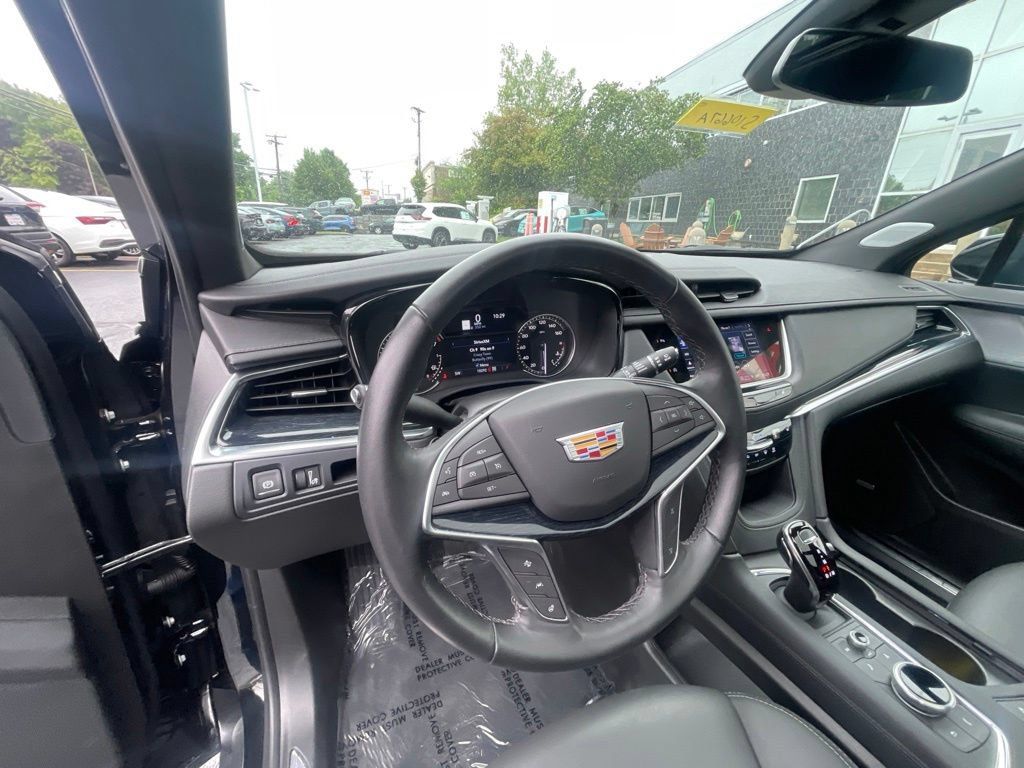 Used 2024 Cadillac XT5 Premium Luxury AWD/4WD image 10
