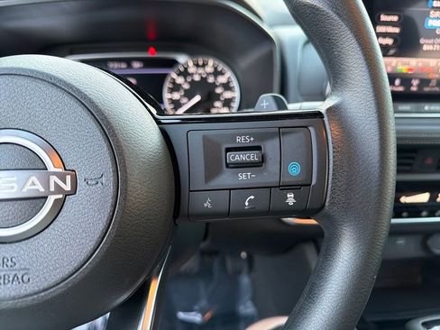 Used 2023 Nissan Rogue SV image 23