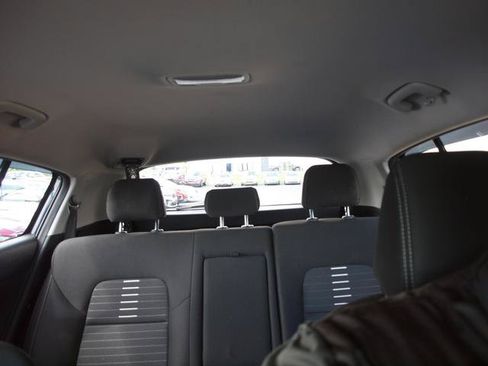 Used 2018 Kia Sportage LX FWD image 12