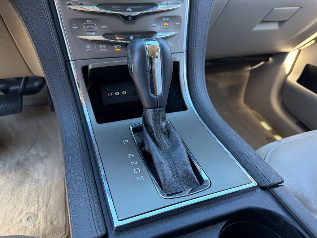 Used 2012 Lincoln MKX FWD image 13