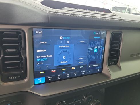 Used 2025 Ford Bronco Outer Banks w/ Sasquatch Package image 17