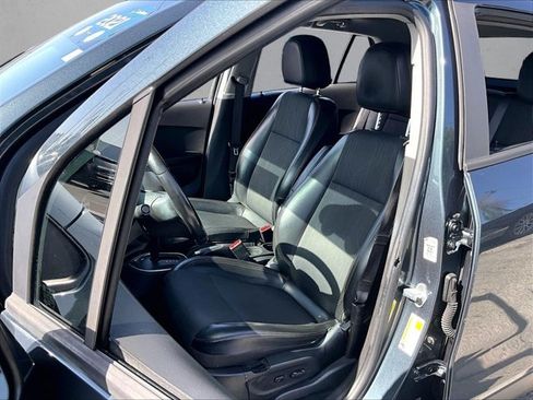 Used 2021 Chevrolet Trax LT w/ Driver Confidence Package FWD image 24