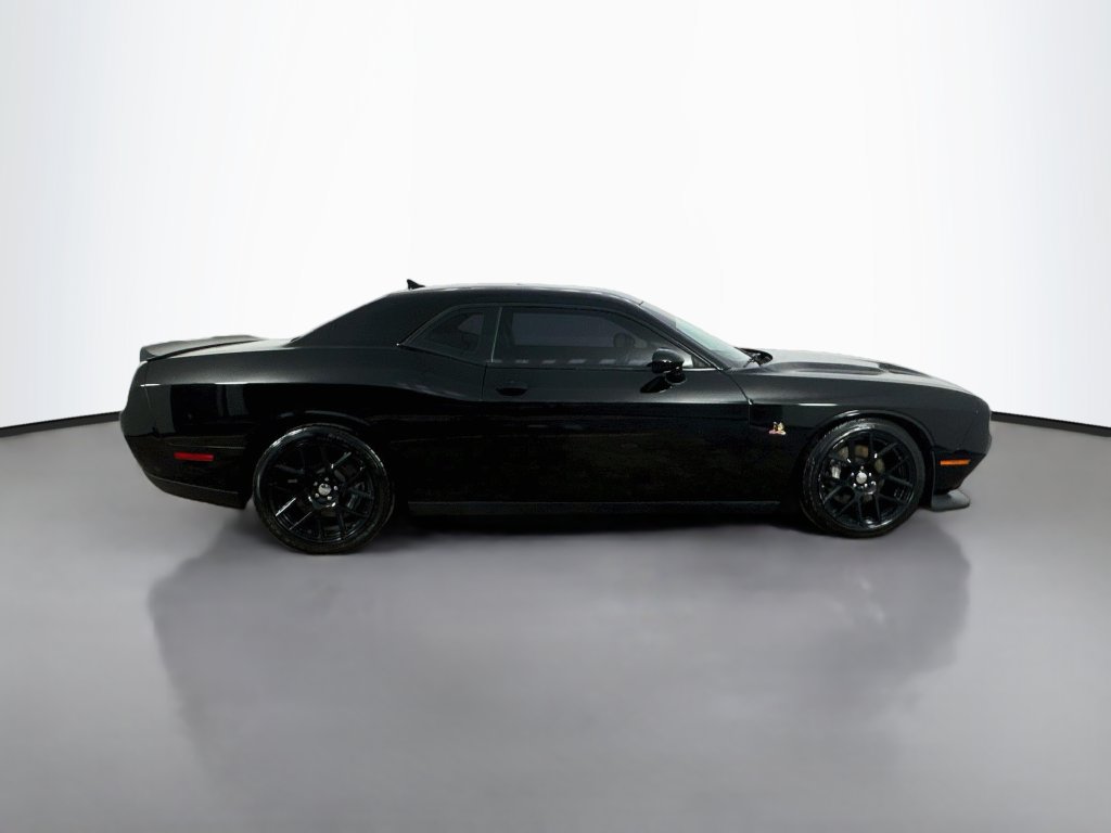 Used 2015 Dodge Challenger R/T Scat Pack w/ Leather Interior Group RWD image 9