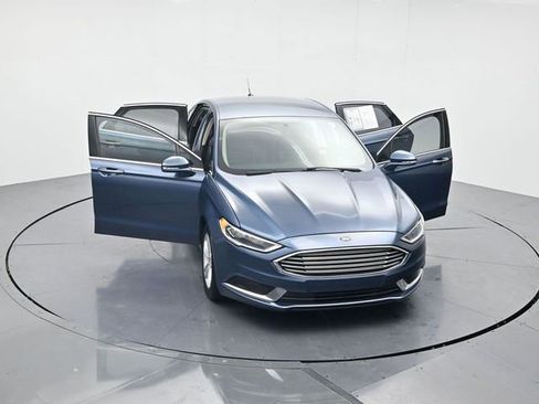 Used 2018 Ford Fusion SE image 44