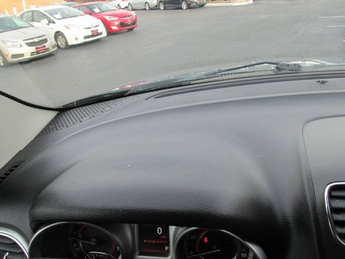 Used 2017 Dodge Journey SE w/ Flexible Seating Group FWD image 49