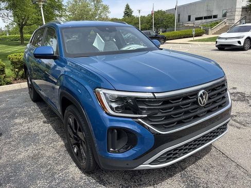 New 2026 Volkswagen Atlas Cross Sport SE AWD/4WD image 3