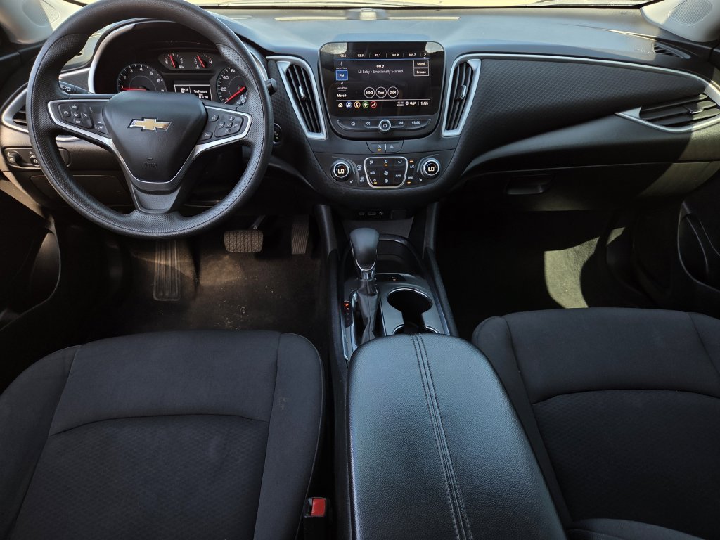 Used 2023 Chevrolet Malibu LT w/ Driver Confidence Package FWD image 9