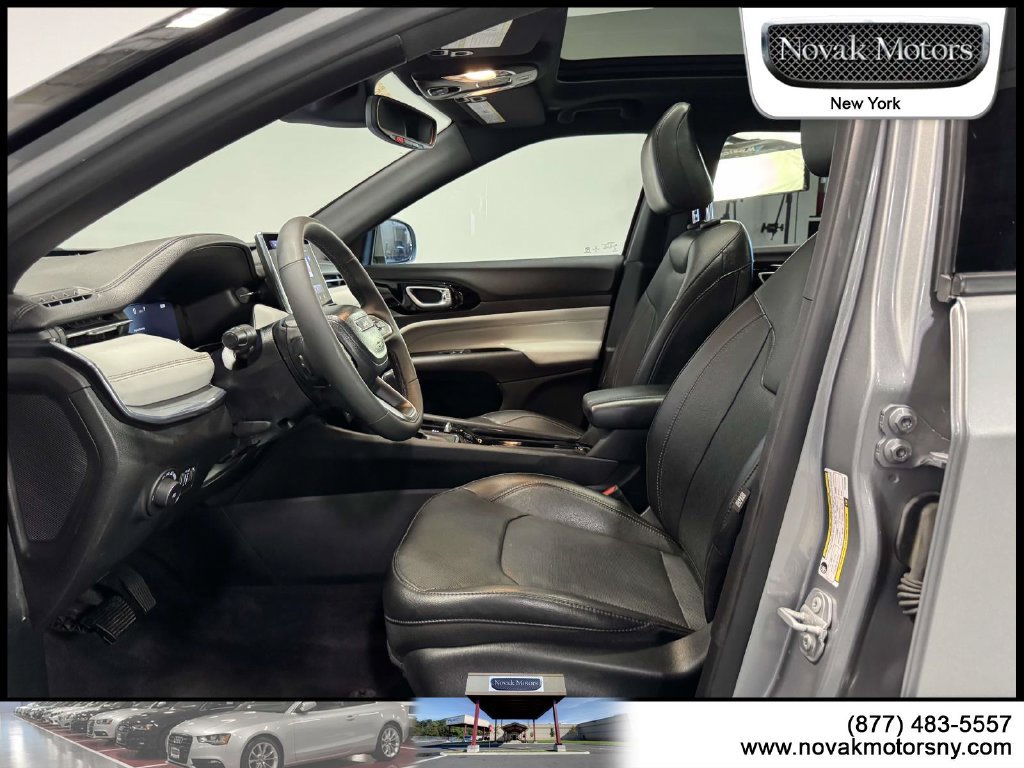 Used 2023 Jeep Compass Limited w/ Elite Group AWD/4WD image 16
