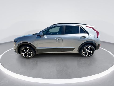 Used 2023 Kia Niro EX Touring FWD image 5