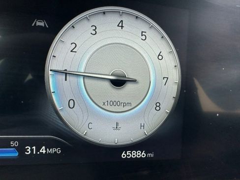 Used 2024 Hyundai Elantra SEL image 5