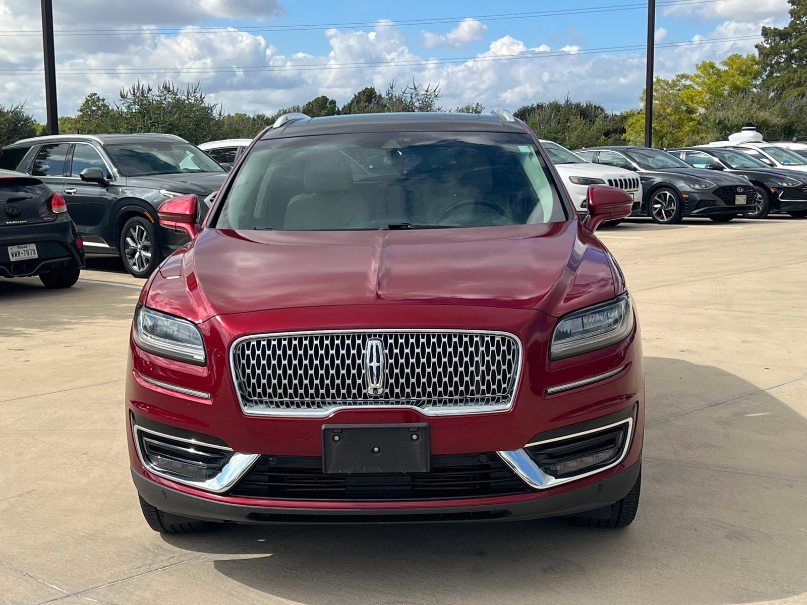 Used 2019 Lincoln Nautilus Reserve FWD image 2