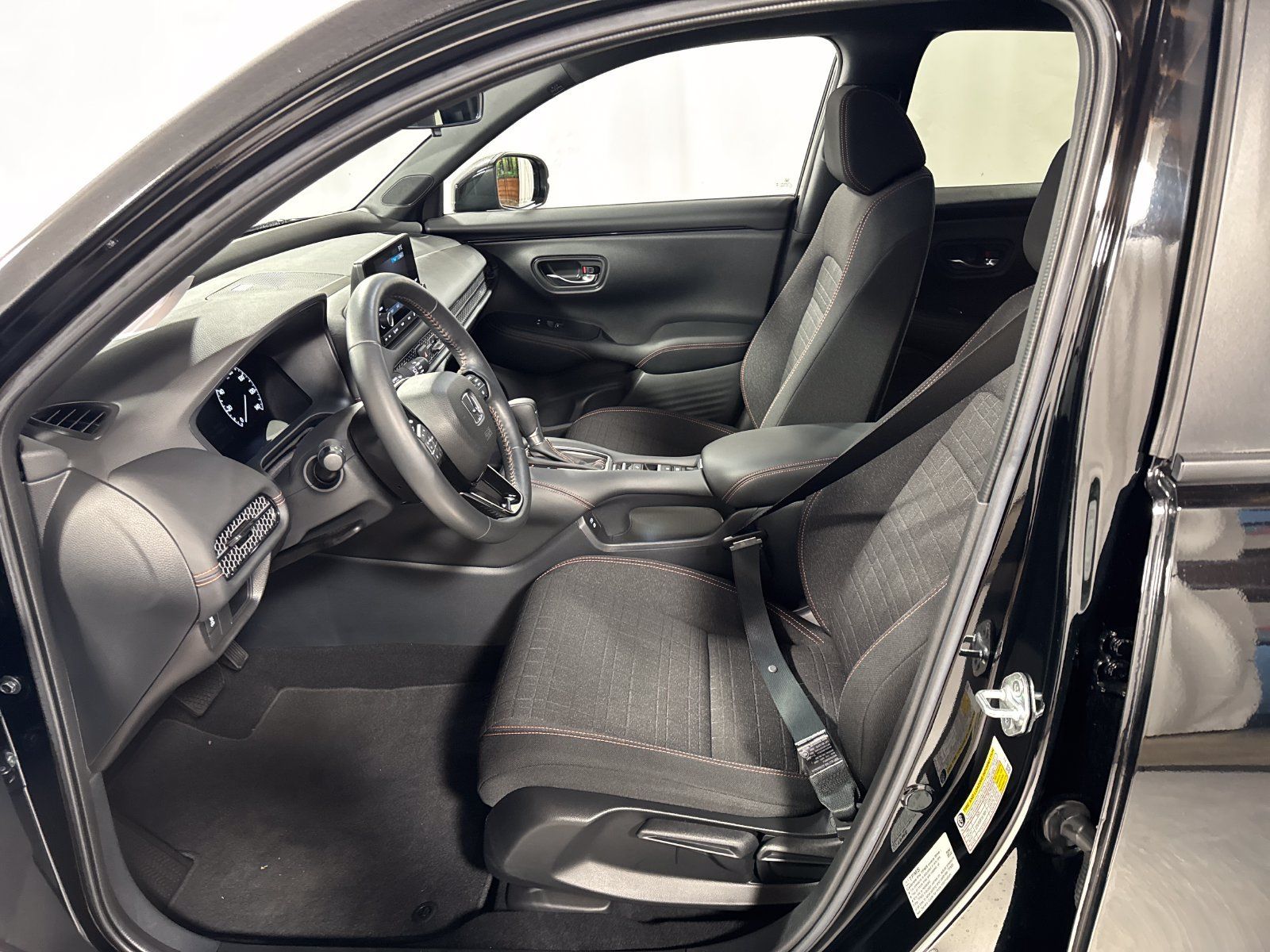 Certified 2024 Honda HR-V Sport image 3