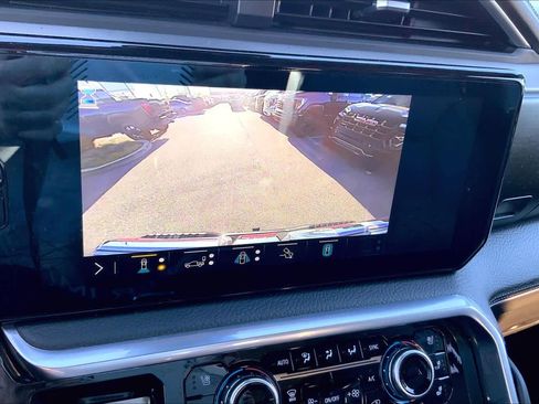 Used 2023 GMC Sierra 1500 Denali w/ Denali Reserve Package AWD/4WD image 26