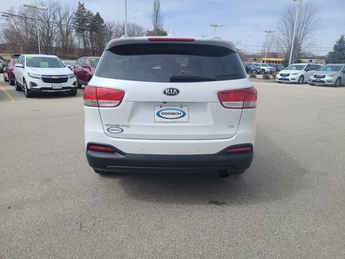 Used 2018 Kia Sorento LX w/ LX V6 Convenience Package image 4