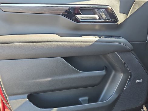 New 2025 Chevrolet Suburban Premier image 10