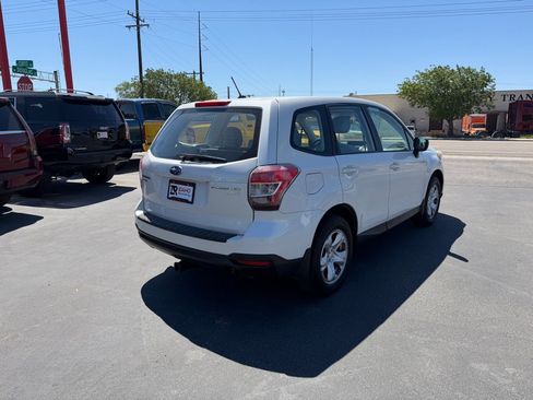 Used 2014 Subaru Forester 2.5i AWD/4WD image 5