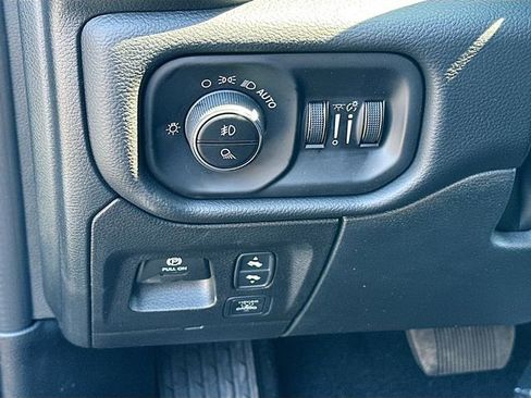 New 2026 RAM 1500 Laramie AWD/4WD image 11