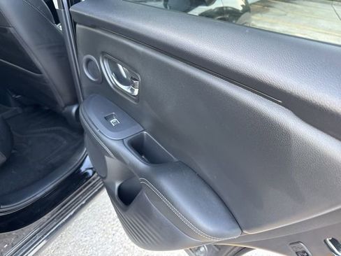 Used 2025 Honda HR-V EX-L image 19