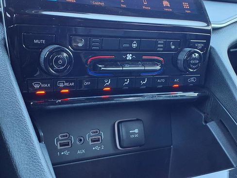 Used 2025 Jeep Grand Cherokee Limited image 13