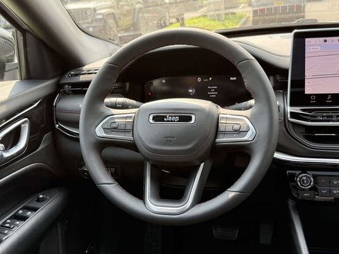 New 2026 Jeep Compass Trailhawk w/ Sun, Sound & Navigation Group AWD/4WD image 19