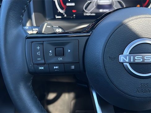Used 2024 Nissan Rogue SL w/ SL Premium Package image 13